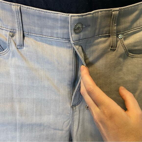 Chico’s Skinny Jeans Women’s Size 8 Light Gray‎ Mid Rise Cotton Blend - Picture 3 of 12